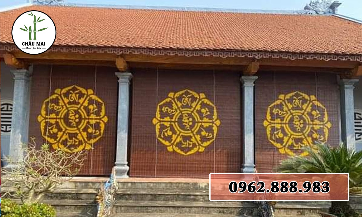 Mành trúc sơn nâu gụ vẽ hình chiện ( ấn chiện)